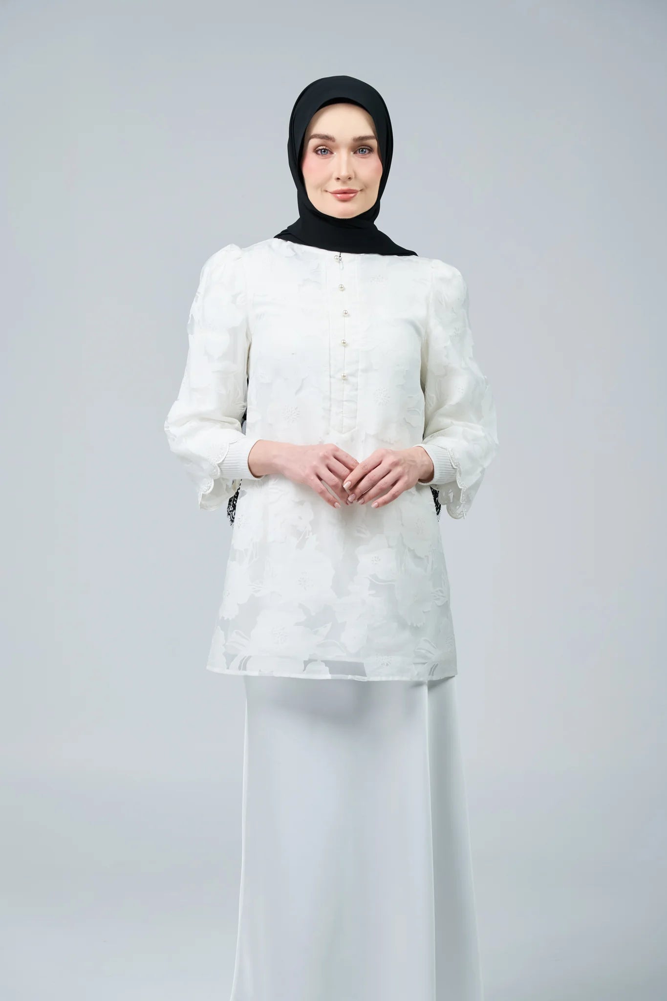 HoodX Lace in Classic Black