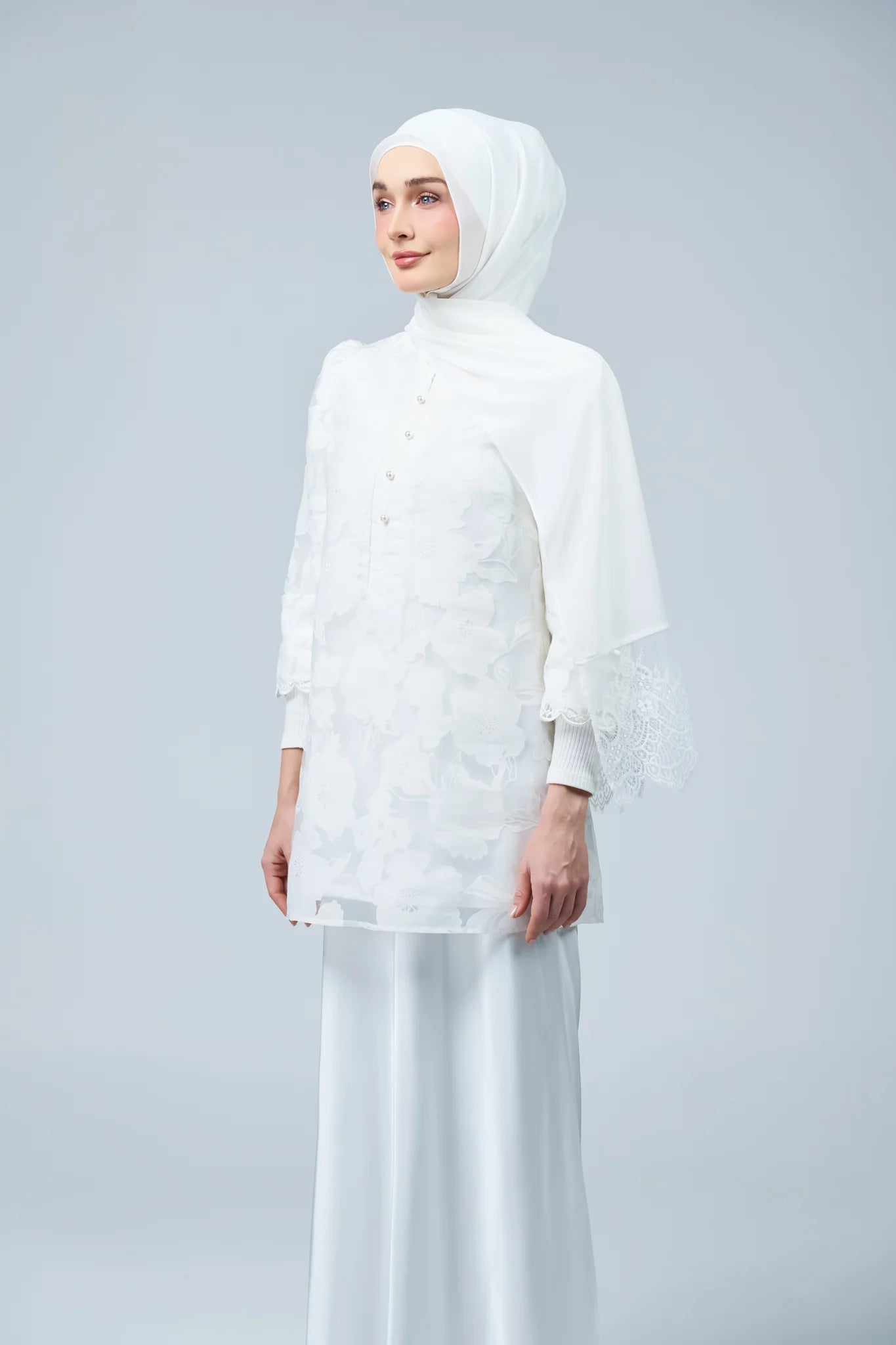 HoodX Lace in Pure White