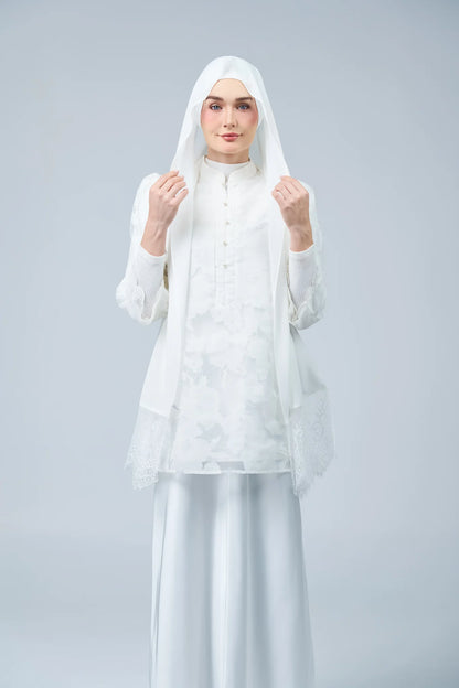 HoodX Lace in Pure White