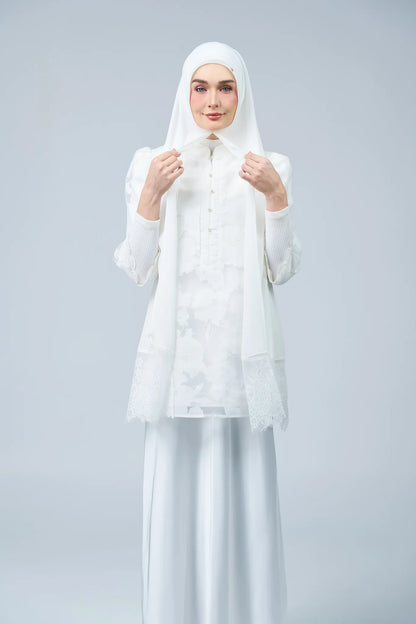 HoodX Lace in Pure White