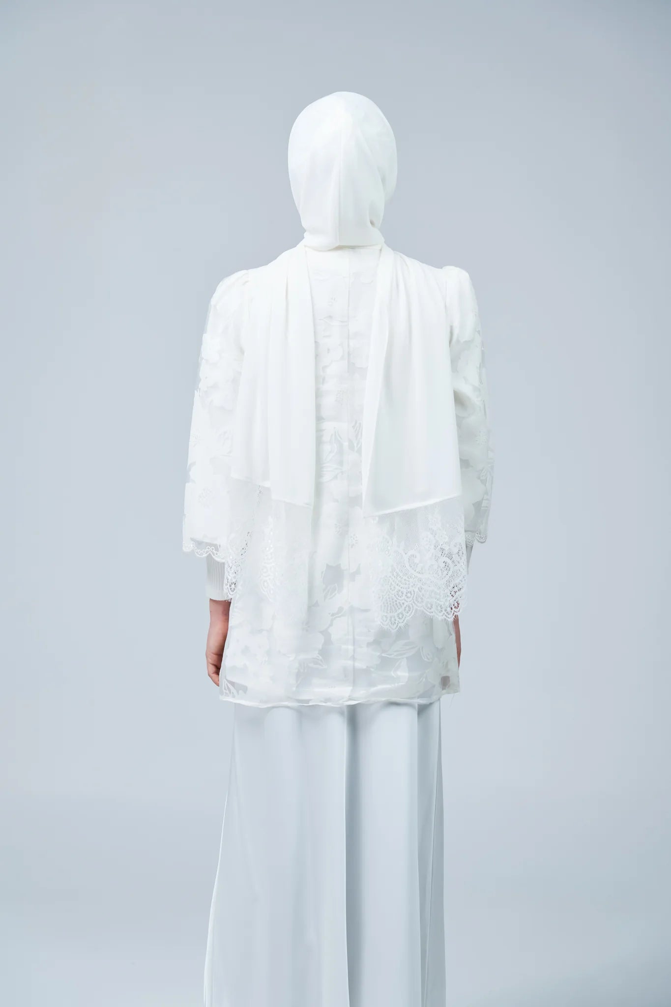 HoodX Lace in Pure White