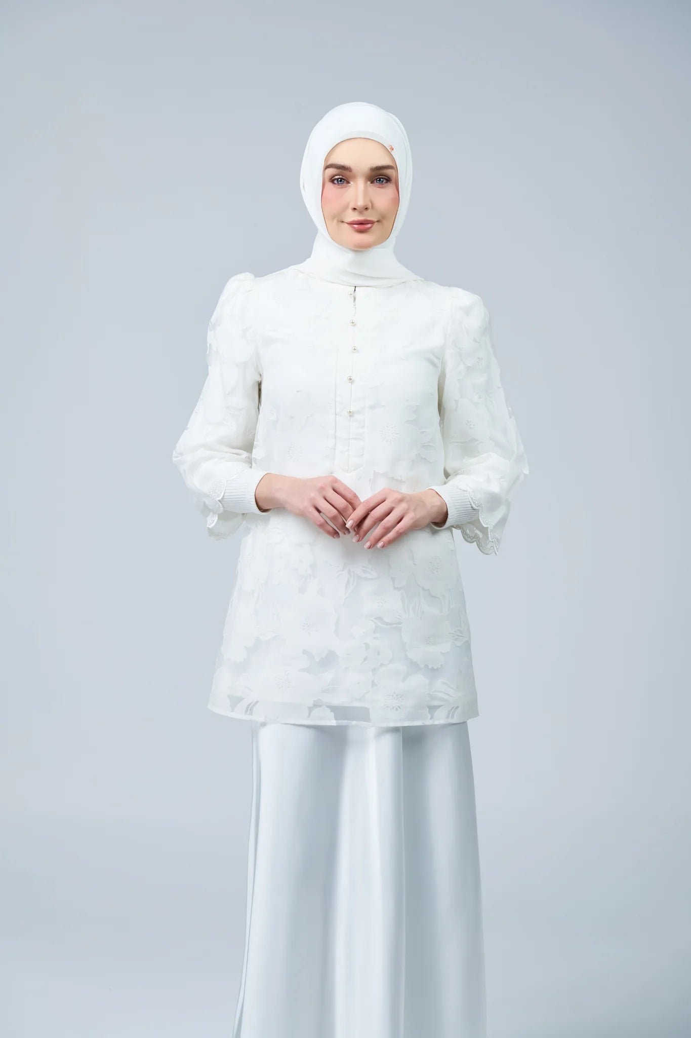 HoodX Lace in Pure White