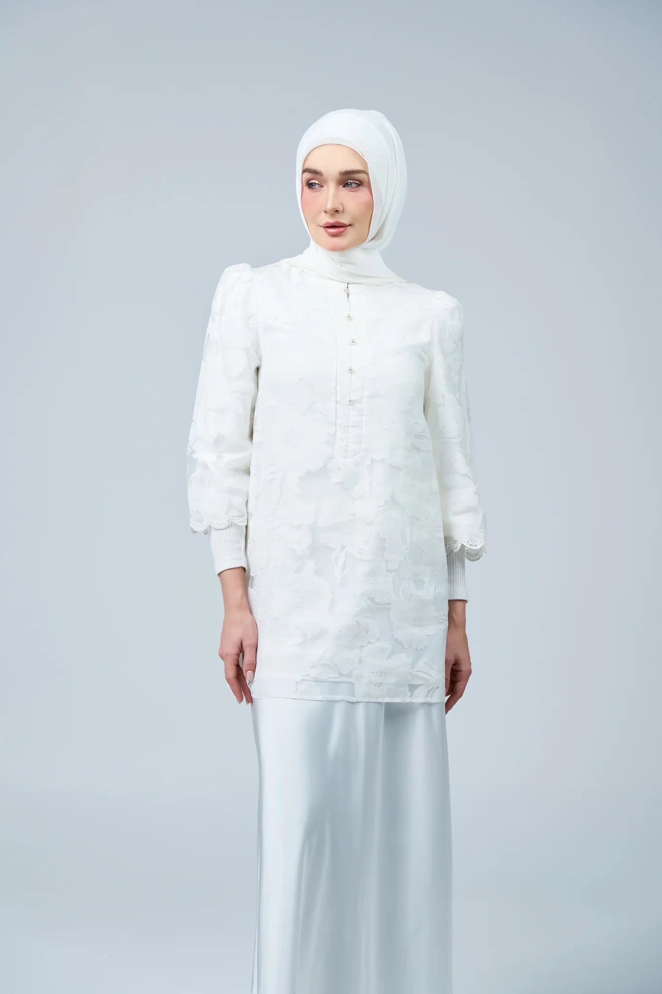 HoodX Lace in Pure White