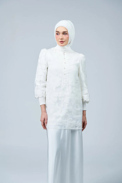 HoodX Lace in Pure White