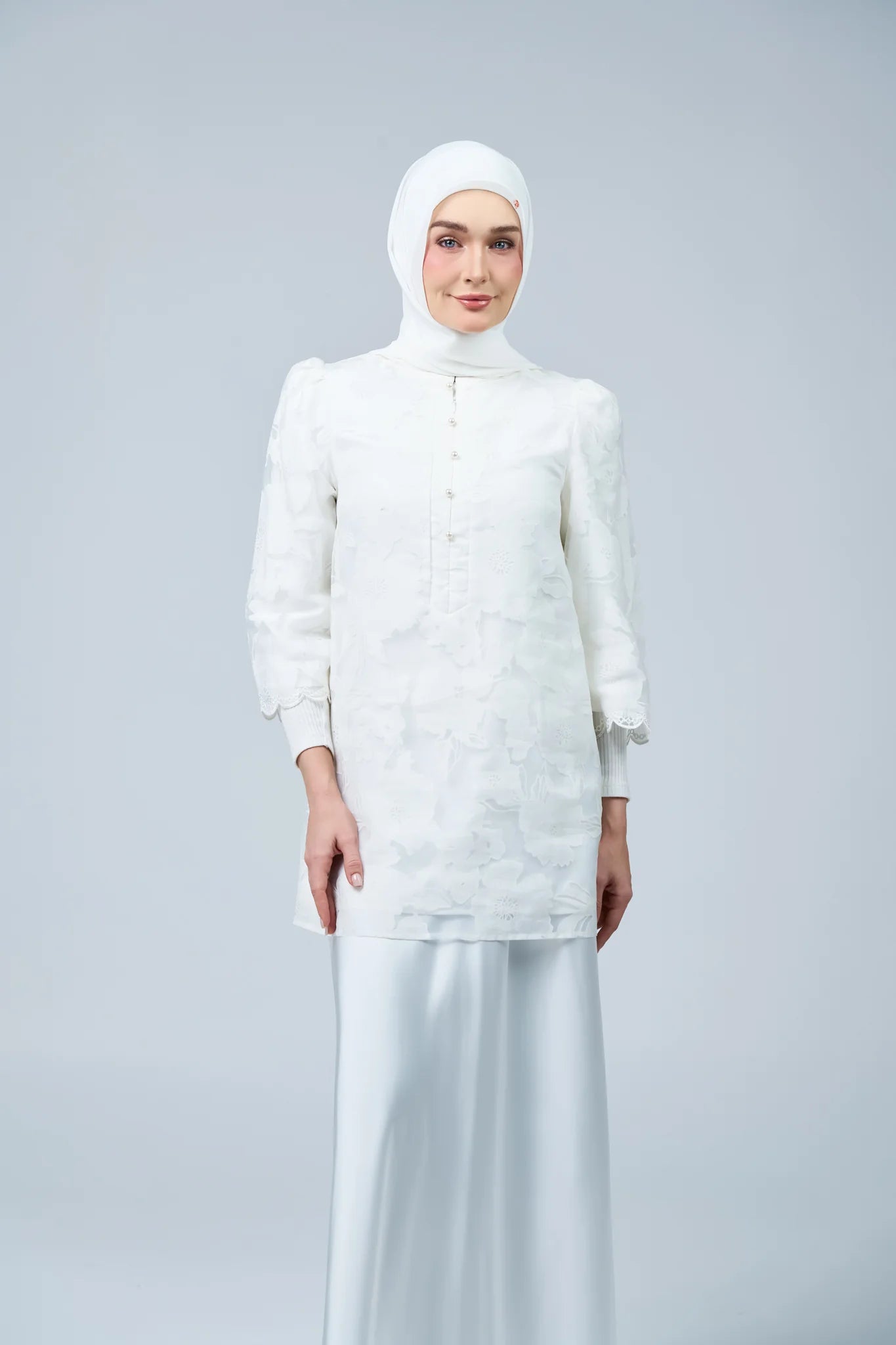 HoodX Lace in Pure White