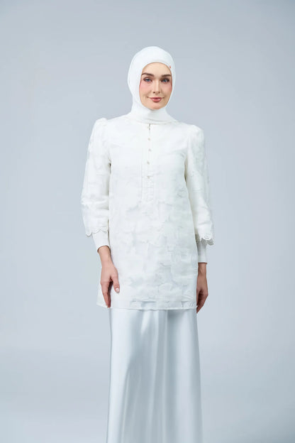 HoodX Lace in Pure White