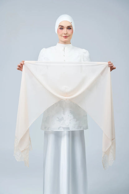 HoodX Lace in Light Nude