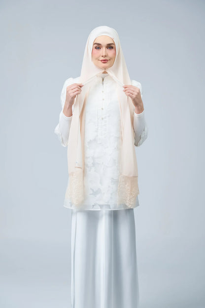 HoodX Lace in Light Nude