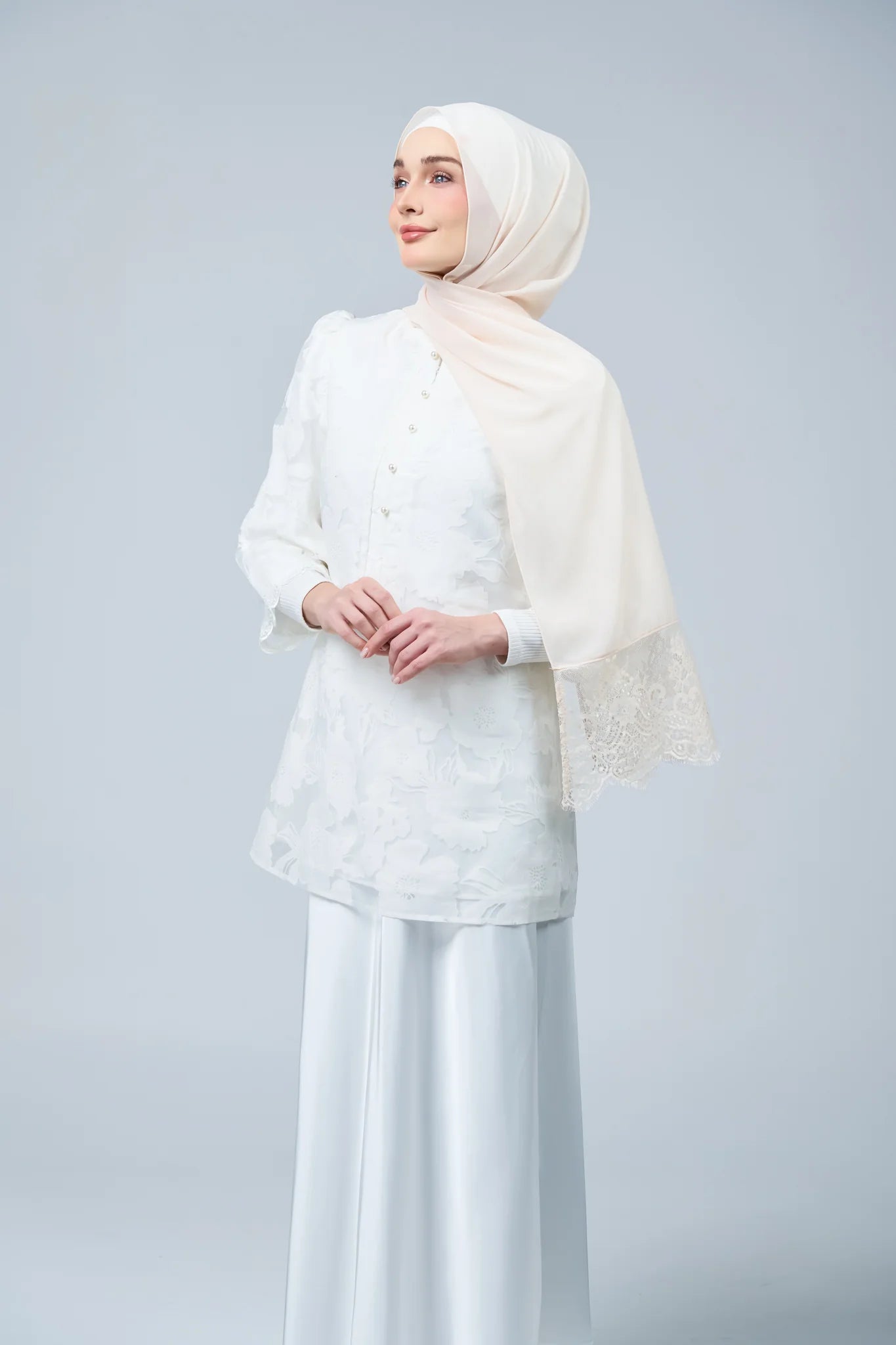 HoodX Lace in Light Nude