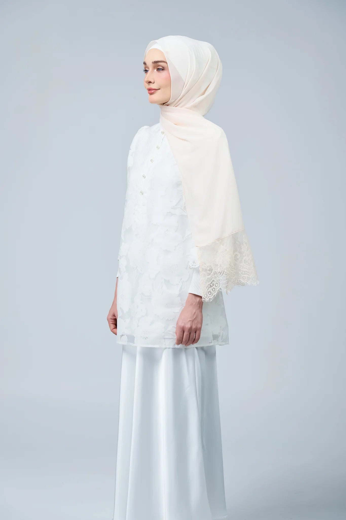 HoodX Lace in Light Nude