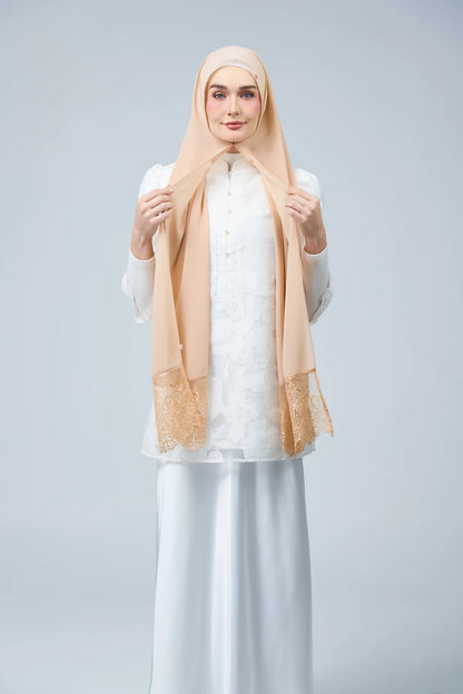 HoodX Lace in Warm Nude