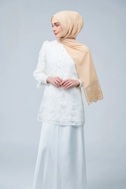 HoodX Lace in Warm Nude