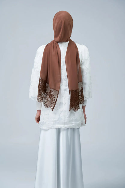 HoodX Lace in Rich Brown