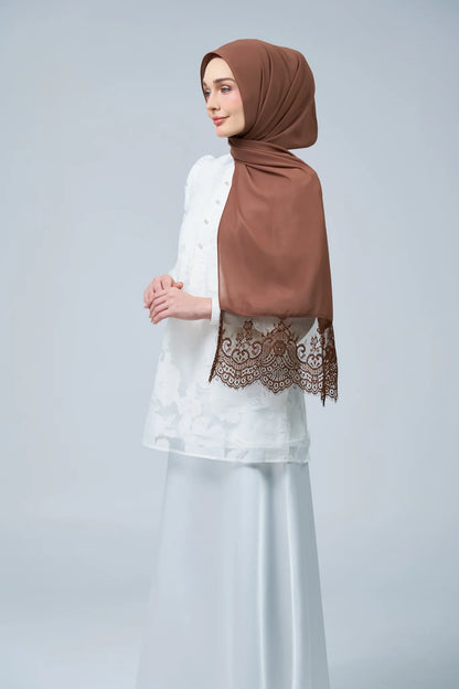 HoodX Lace in Rich Brown