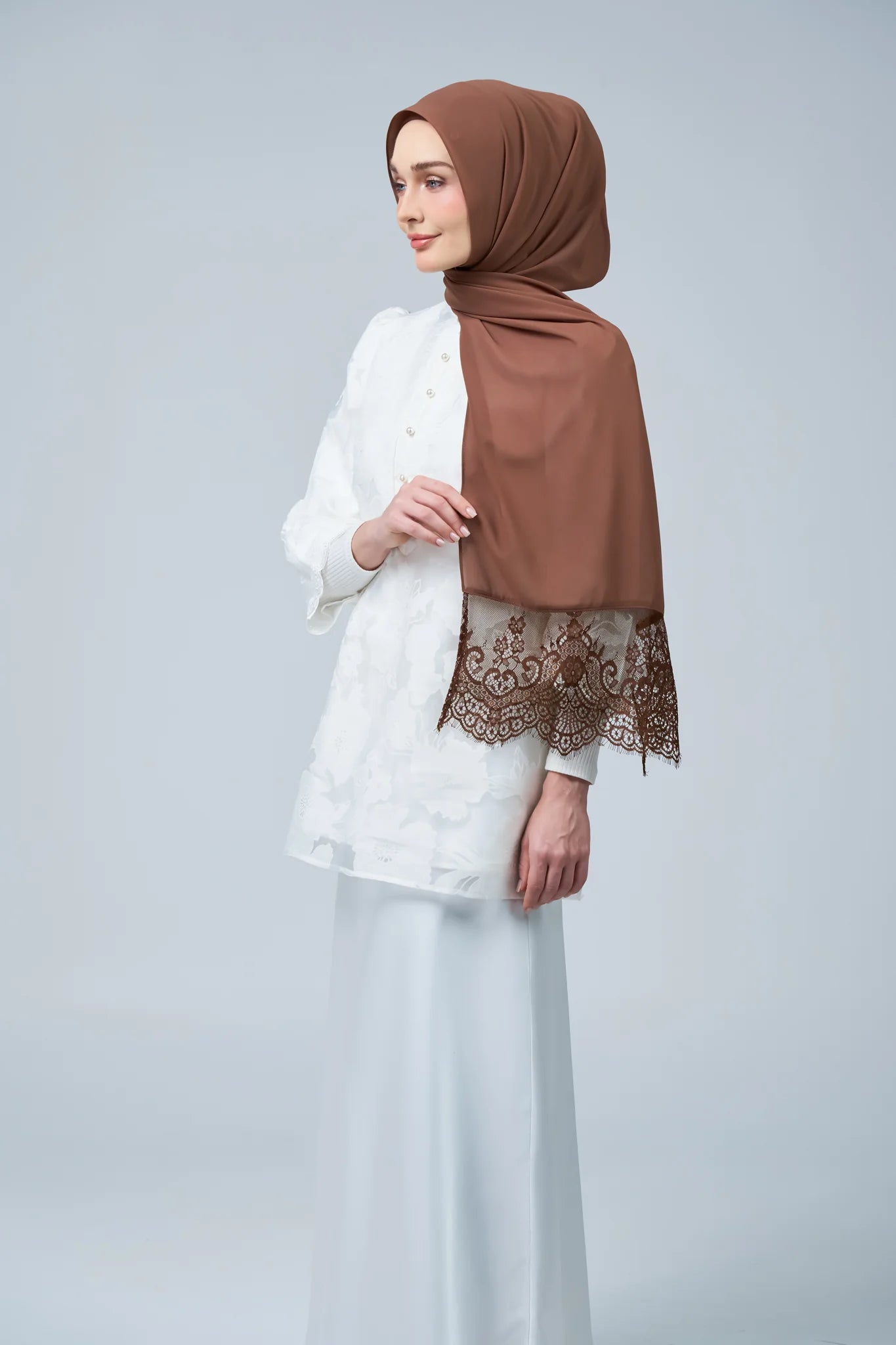 HoodX Lace in Rich Brown