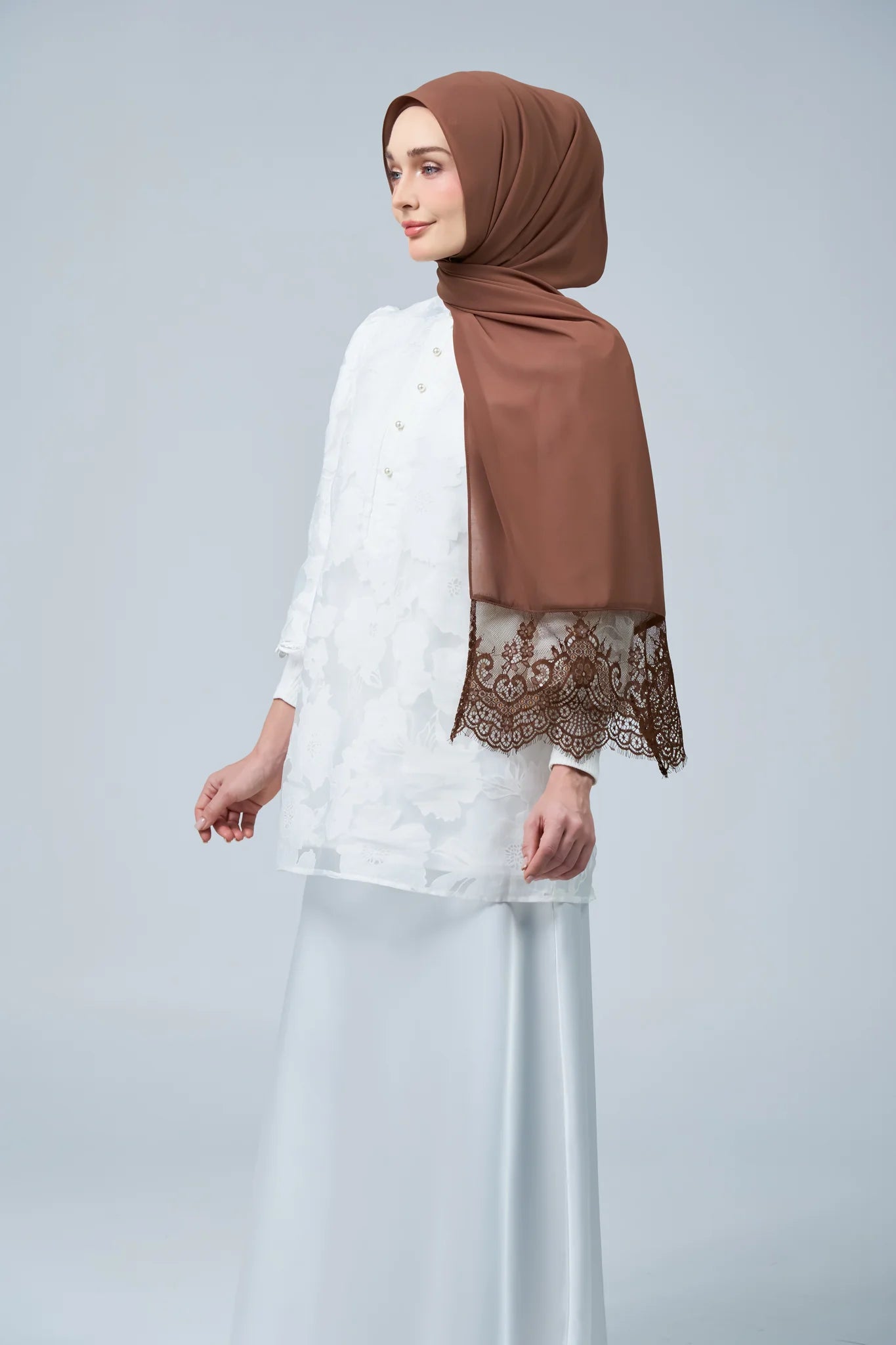 HoodX Lace in Rich Brown