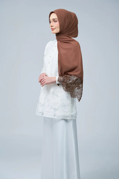 HoodX Lace in Rich Brown