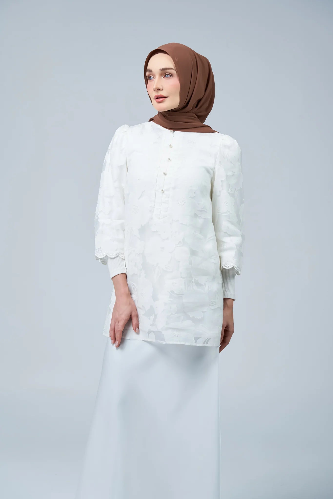 HoodX Lace in Rich Brown