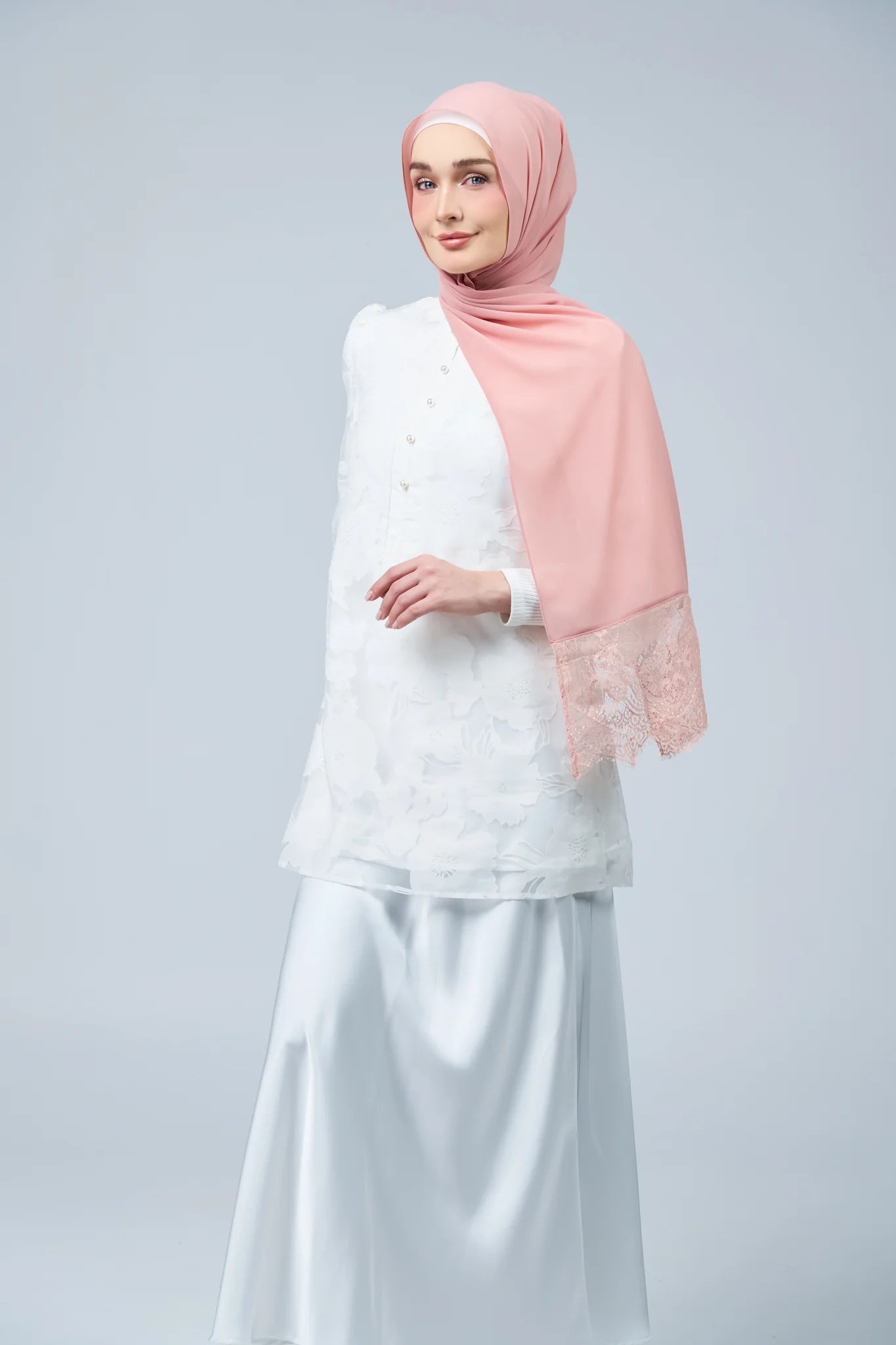 HoodX Lace in Oyster Pink