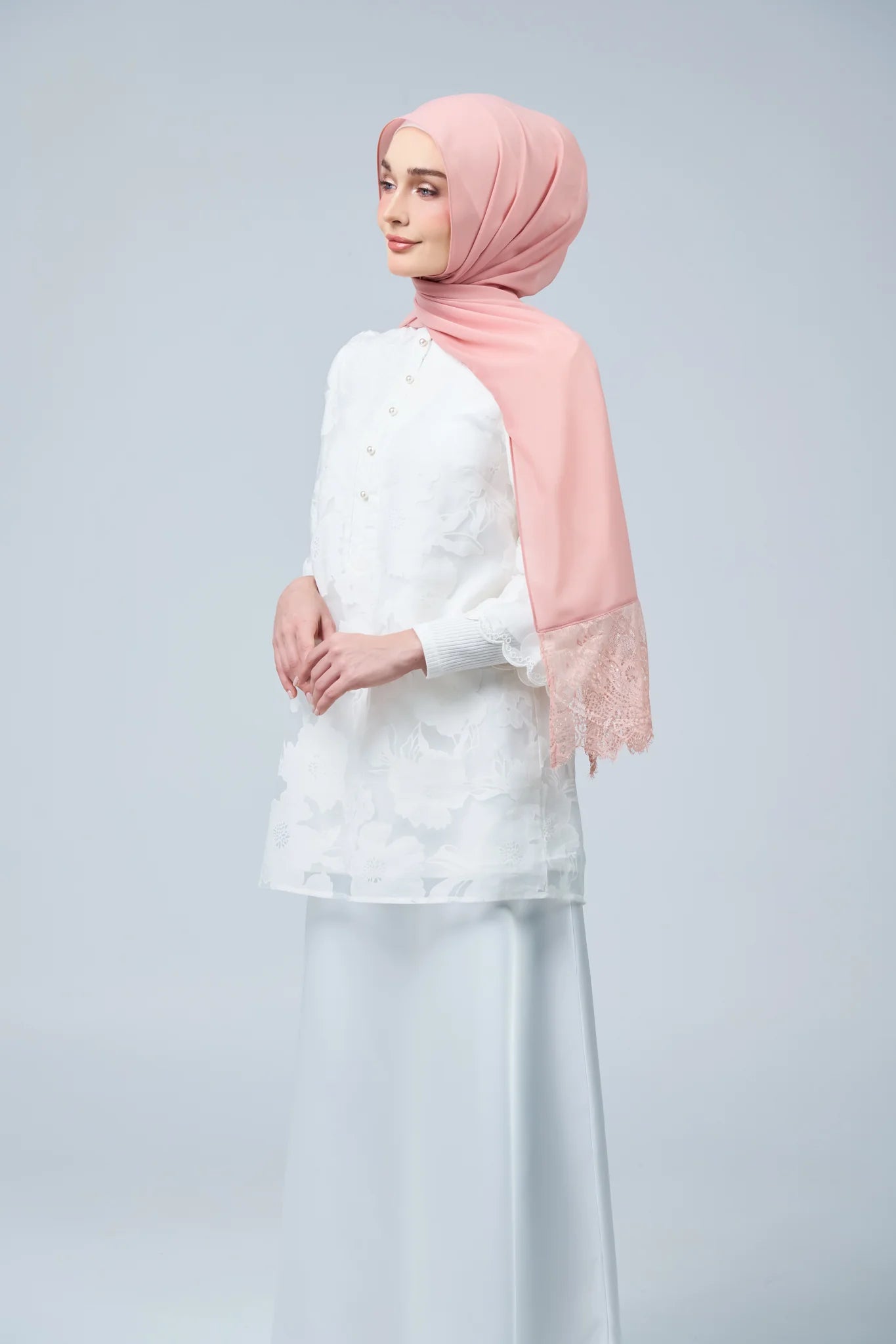 HoodX Lace in Oyster Pink