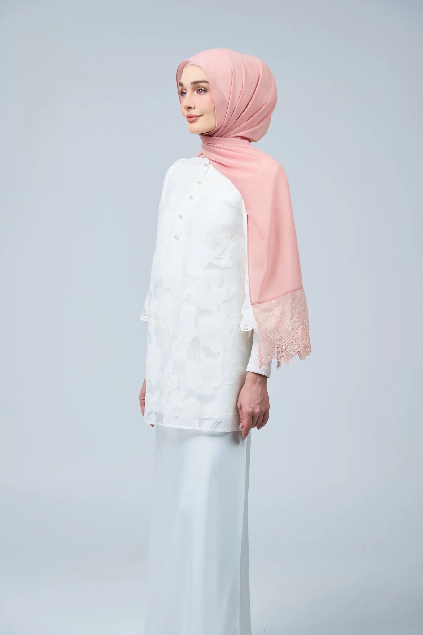 HoodX Lace in Oyster Pink