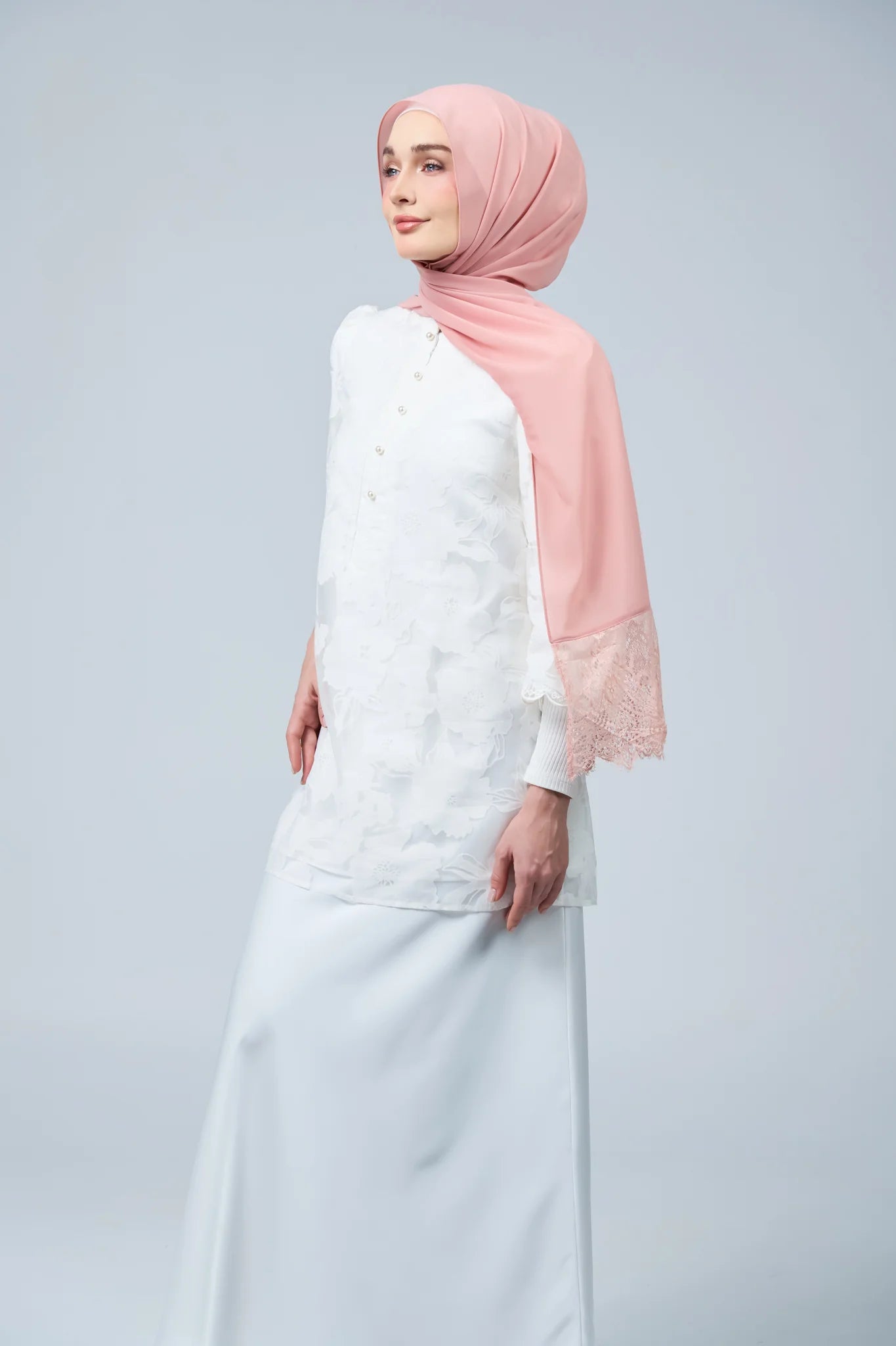 HoodX Lace in Oyster Pink