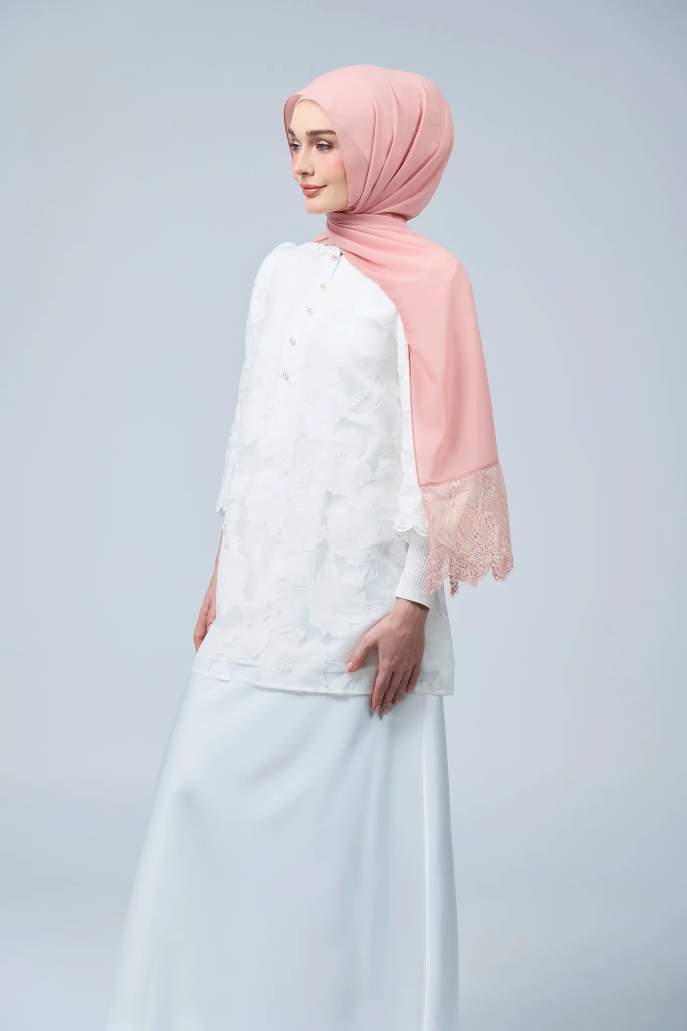 HoodX Lace in Oyster Pink