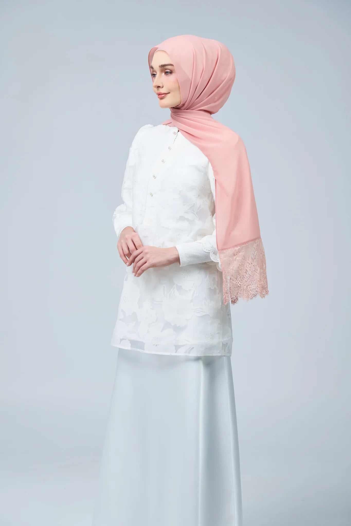 HoodX Lace in Oyster Pink