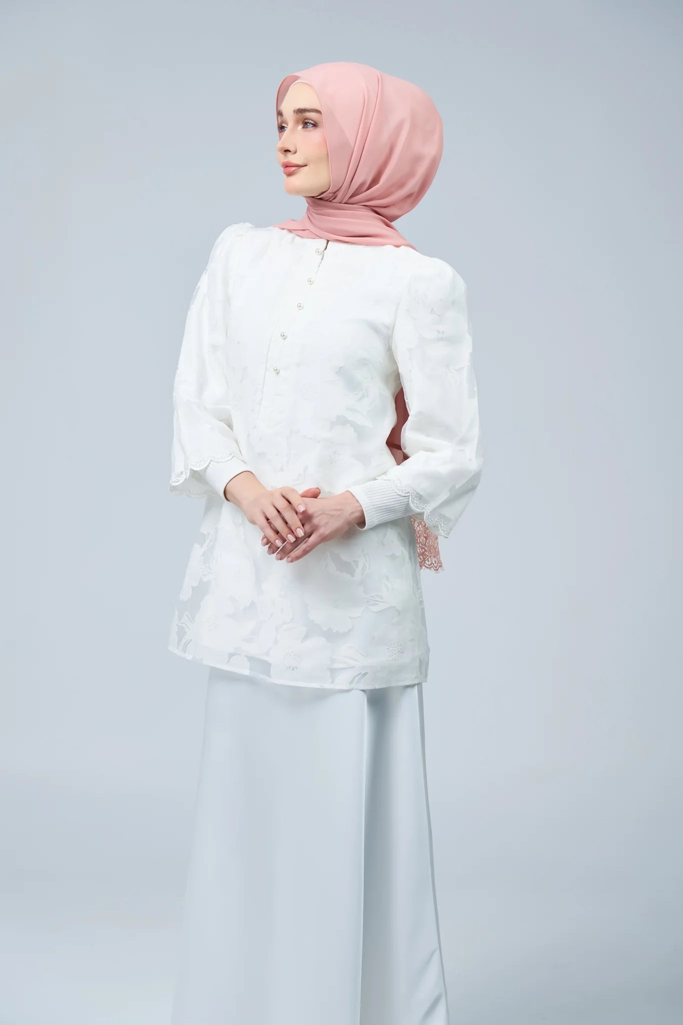 HoodX Lace in Oyster Pink