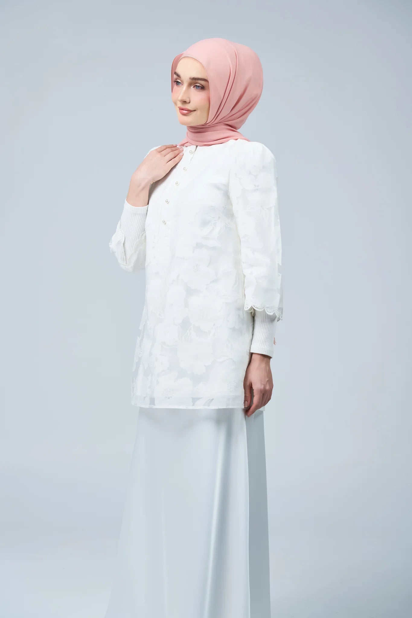 HoodX Lace in Oyster Pink