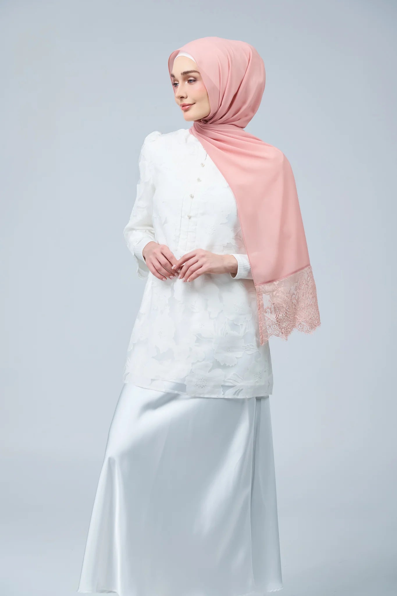 HoodX Lace in Oyster Pink