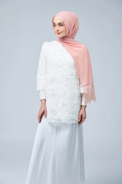 HoodX Lace in Oyster Pink