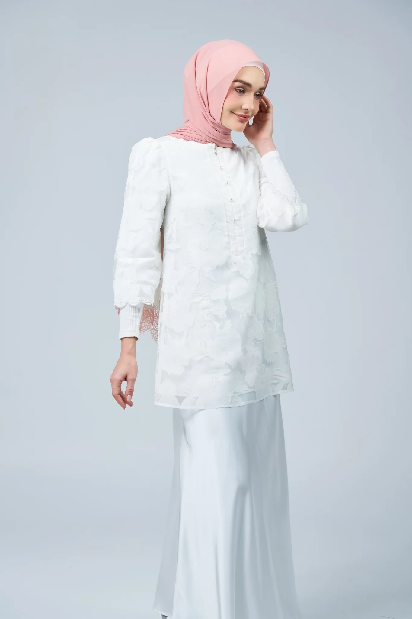 HoodX Lace in Oyster Pink