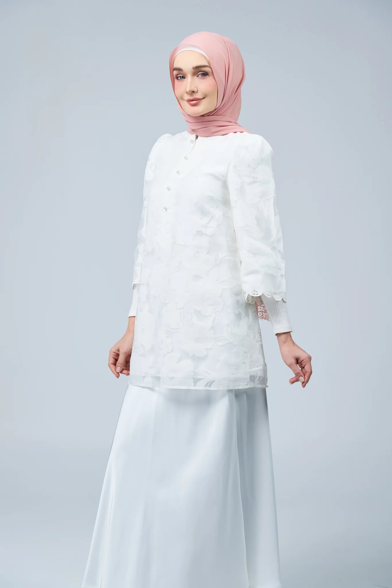 HoodX Lace in Oyster Pink