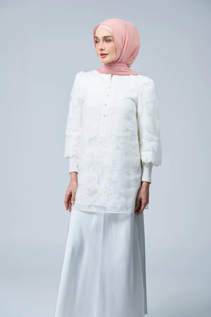 HoodX Lace in Oyster Pink