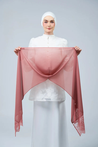 HoodX Lace in Turkish Rose