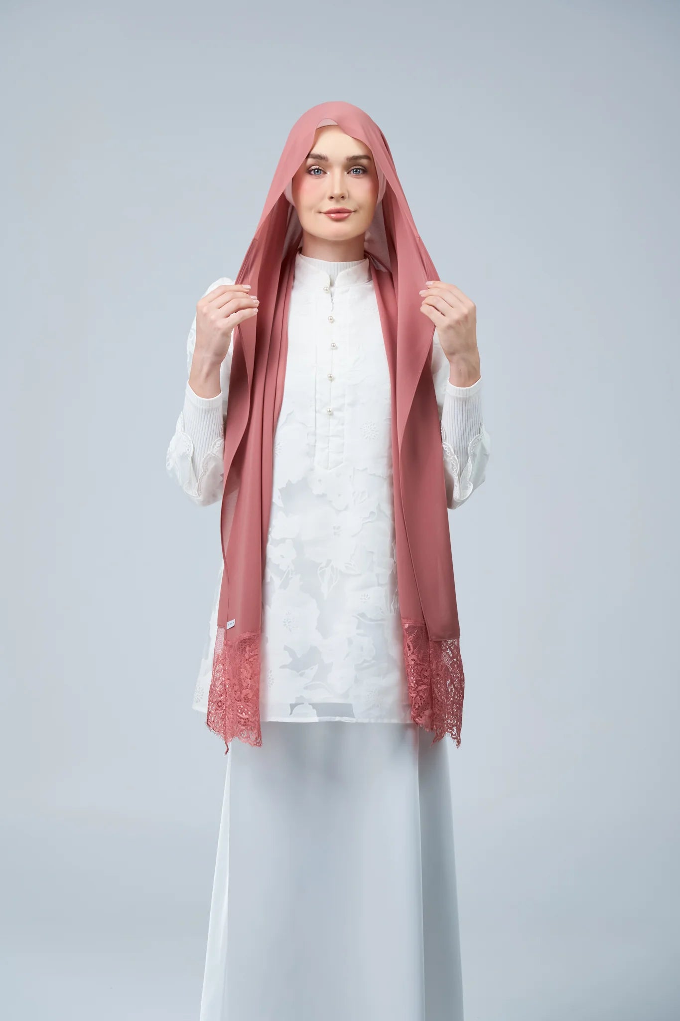 HoodX Lace in Turkish Rose