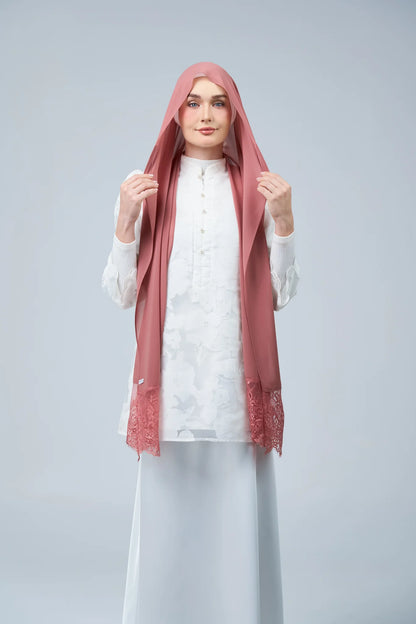 HoodX Lace in Turkish Rose