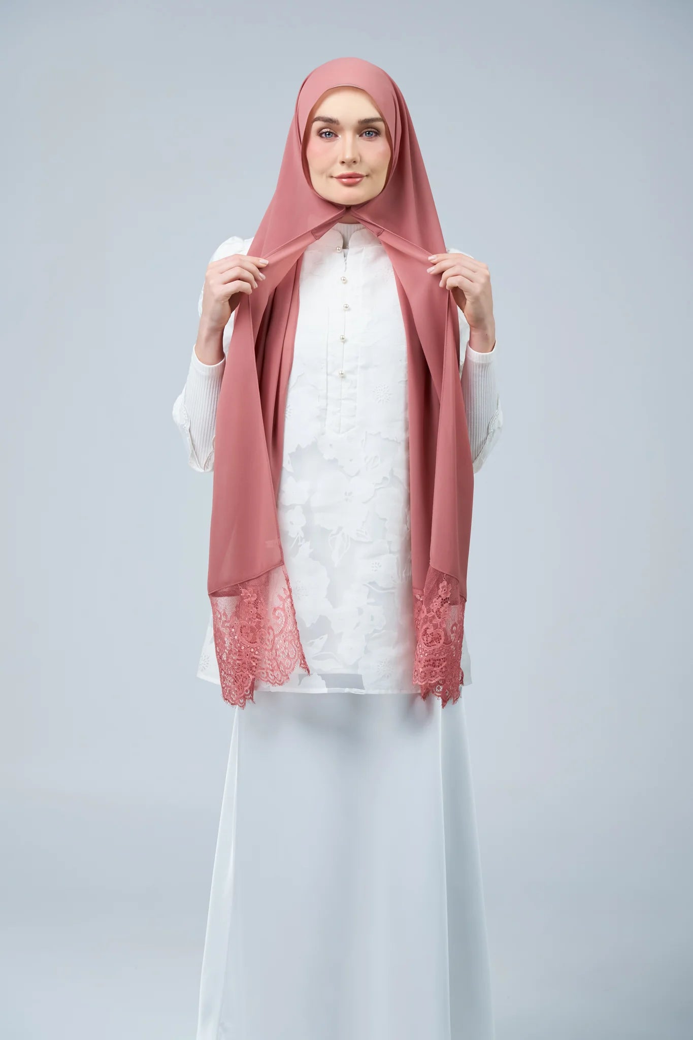 HoodX Lace in Turkish Rose