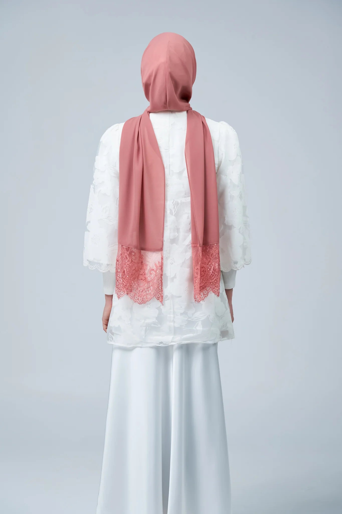 HoodX Lace in Turkish Rose