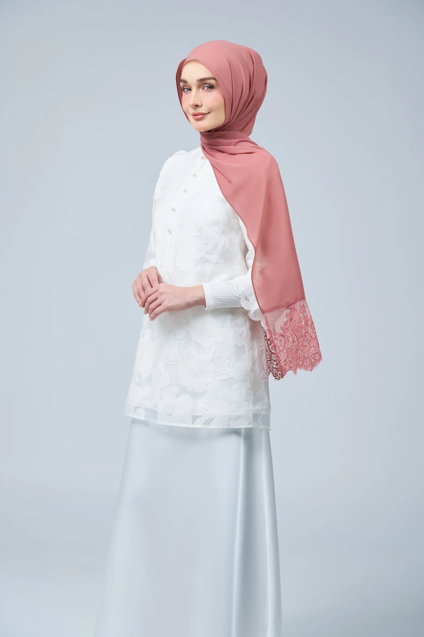 HoodX Lace in Turkish Rose