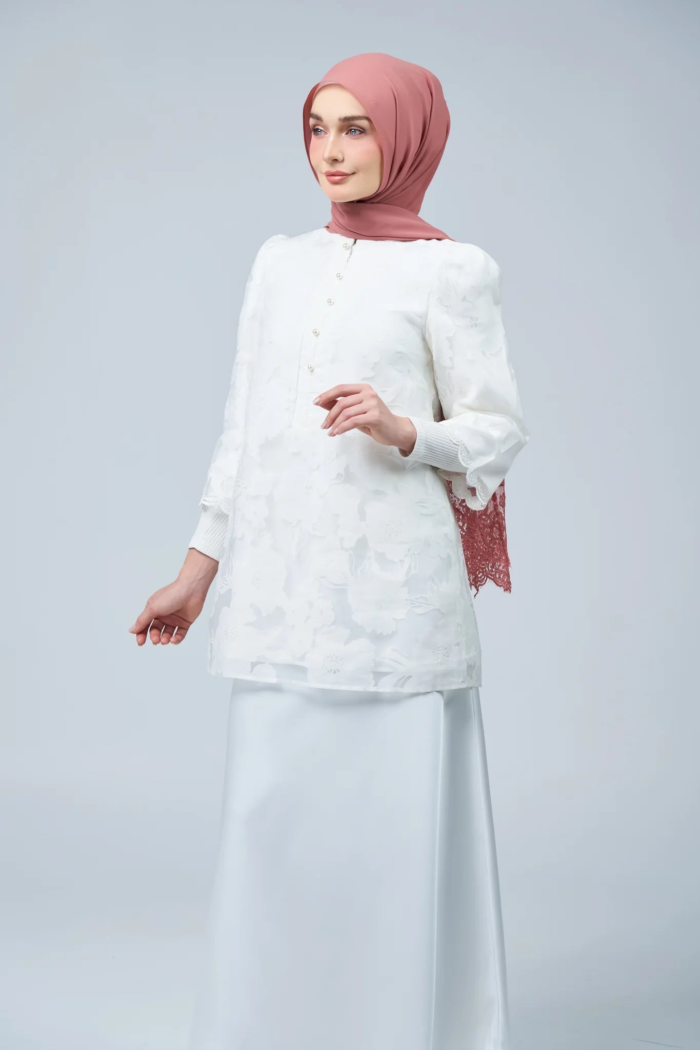 HoodX Lace in Turkish Rose