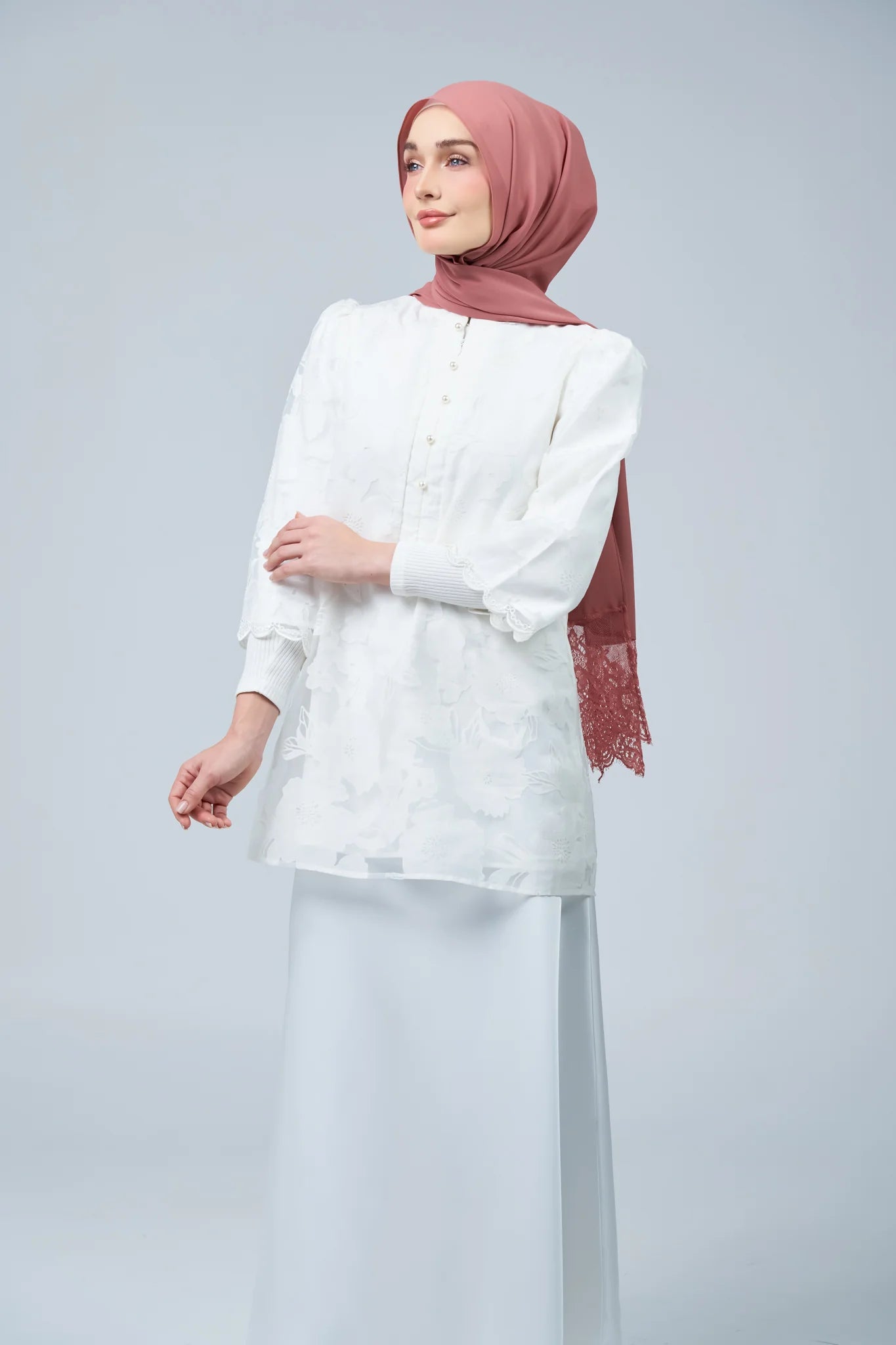 HoodX Lace in Turkish Rose