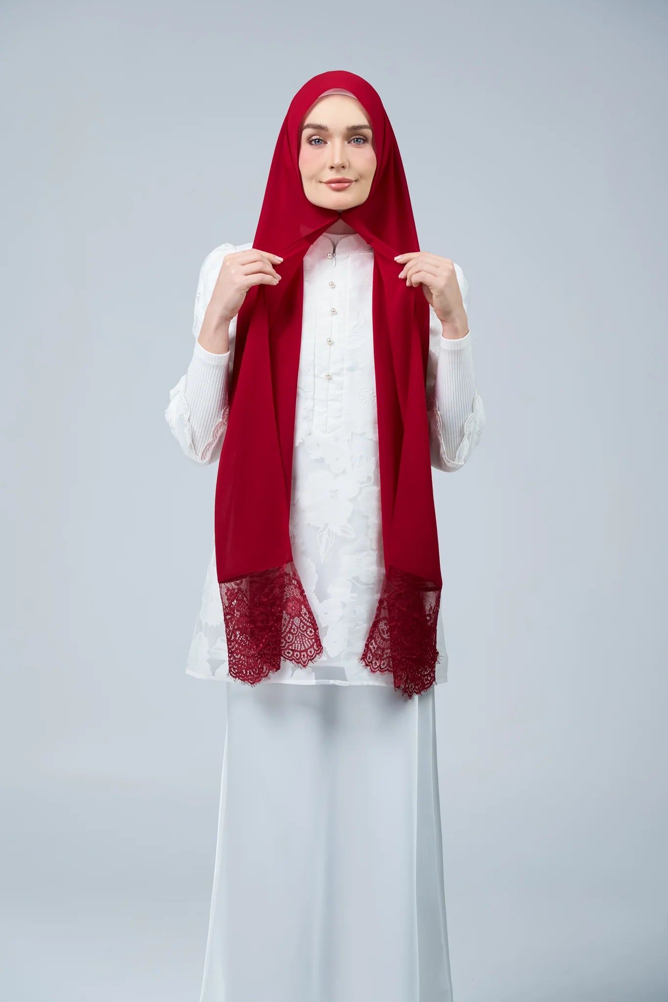 HoodX Lace in Maroon