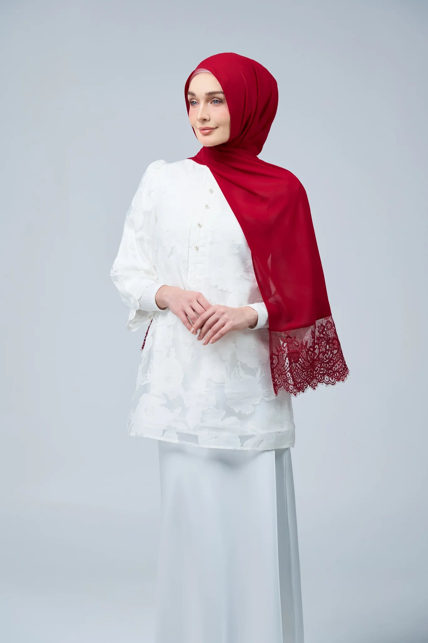 HoodX Lace in Maroon