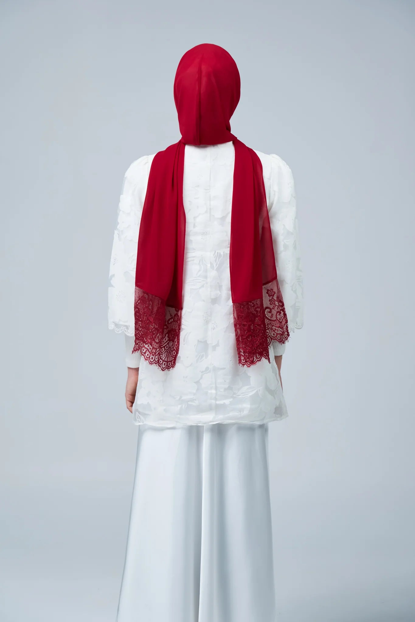 HoodX Lace in Maroon