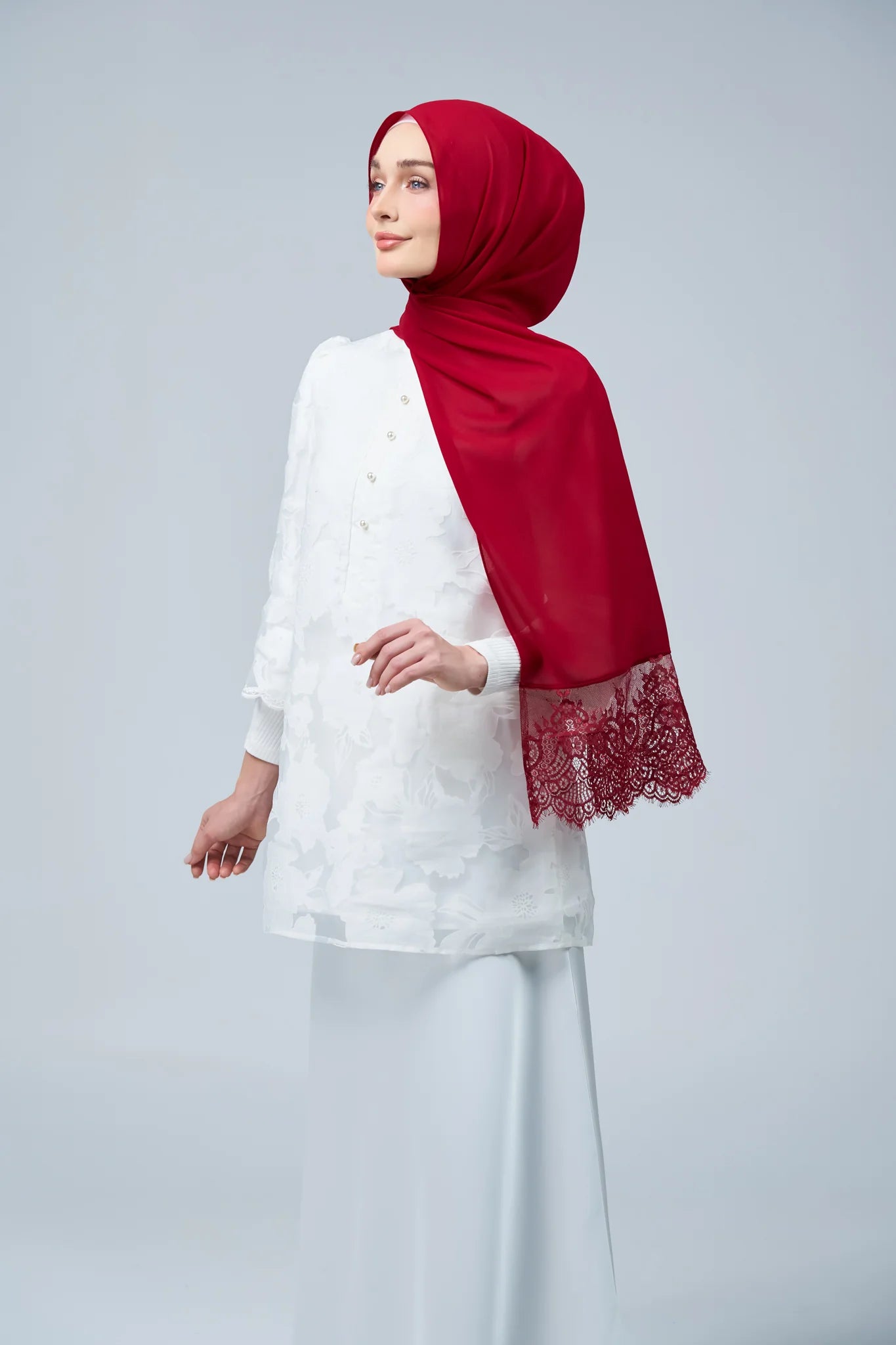 HoodX Lace in Maroon