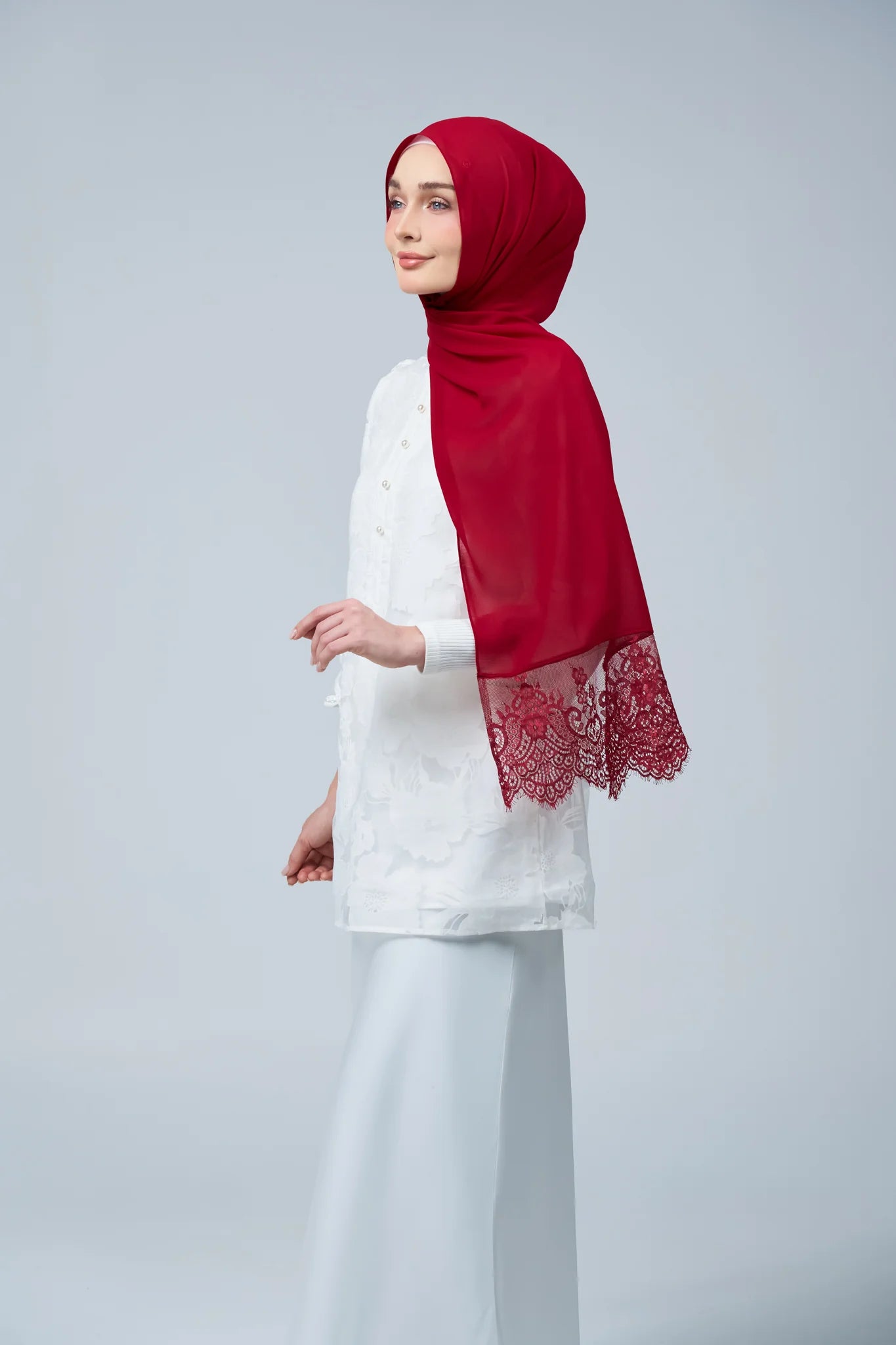 HoodX Lace in Maroon