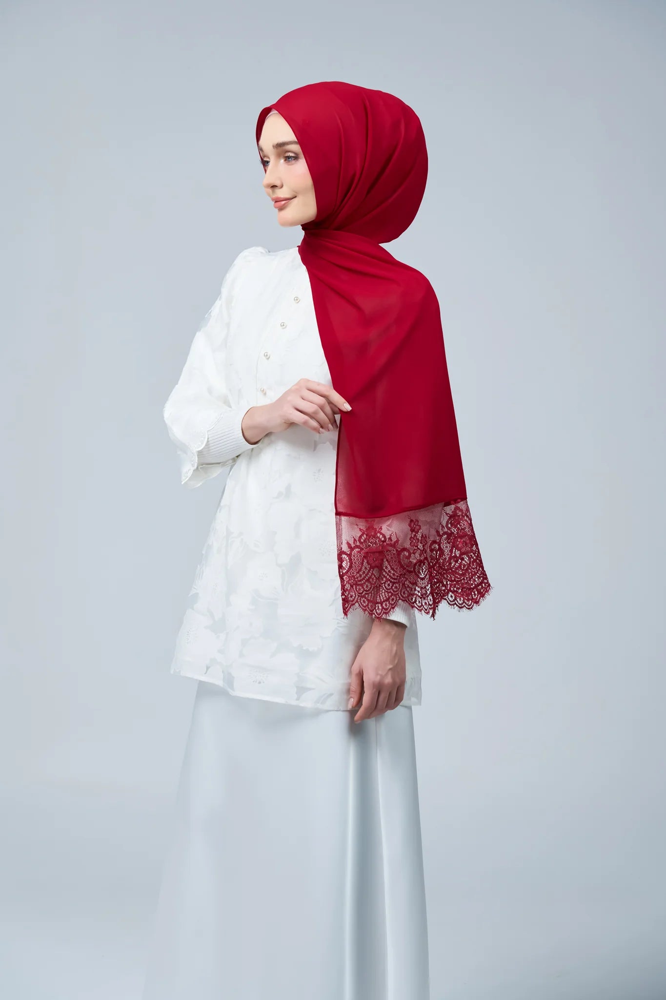 HoodX Lace in Maroon