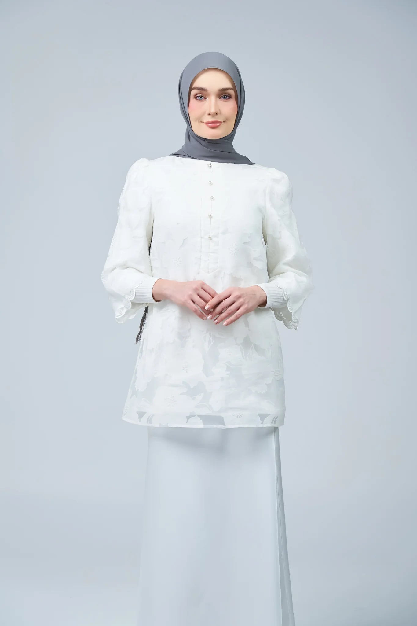 HoodX Lace in Deep Grey